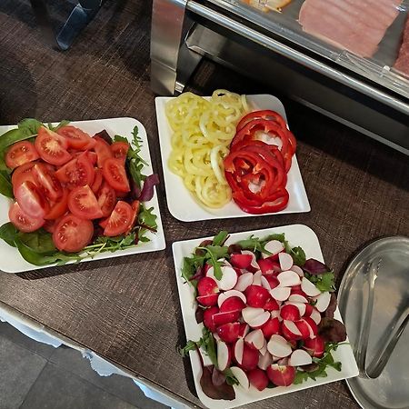 Grand Hotel Senica, Garni 外观 照片