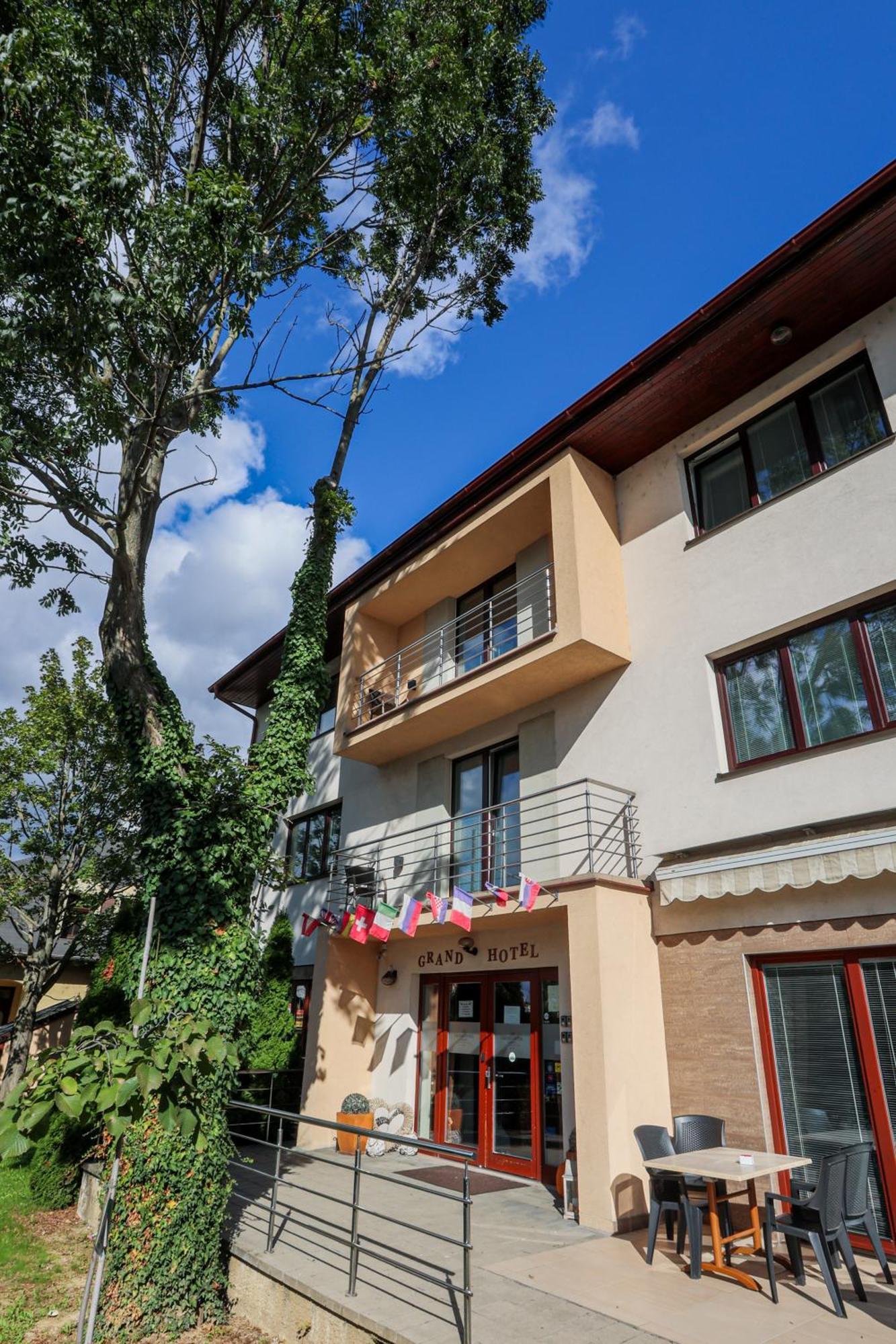 Grand Hotel Senica, Garni 外观 照片
