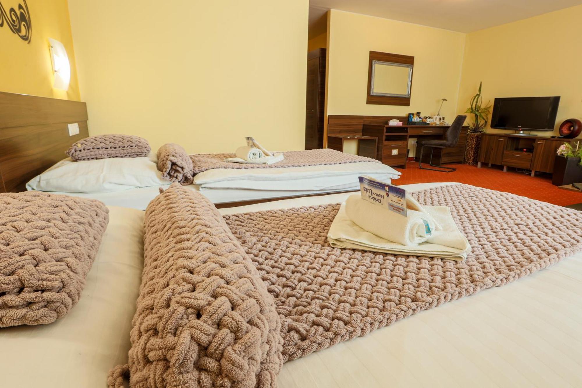 Grand Hotel Senica, Garni 外观 照片
