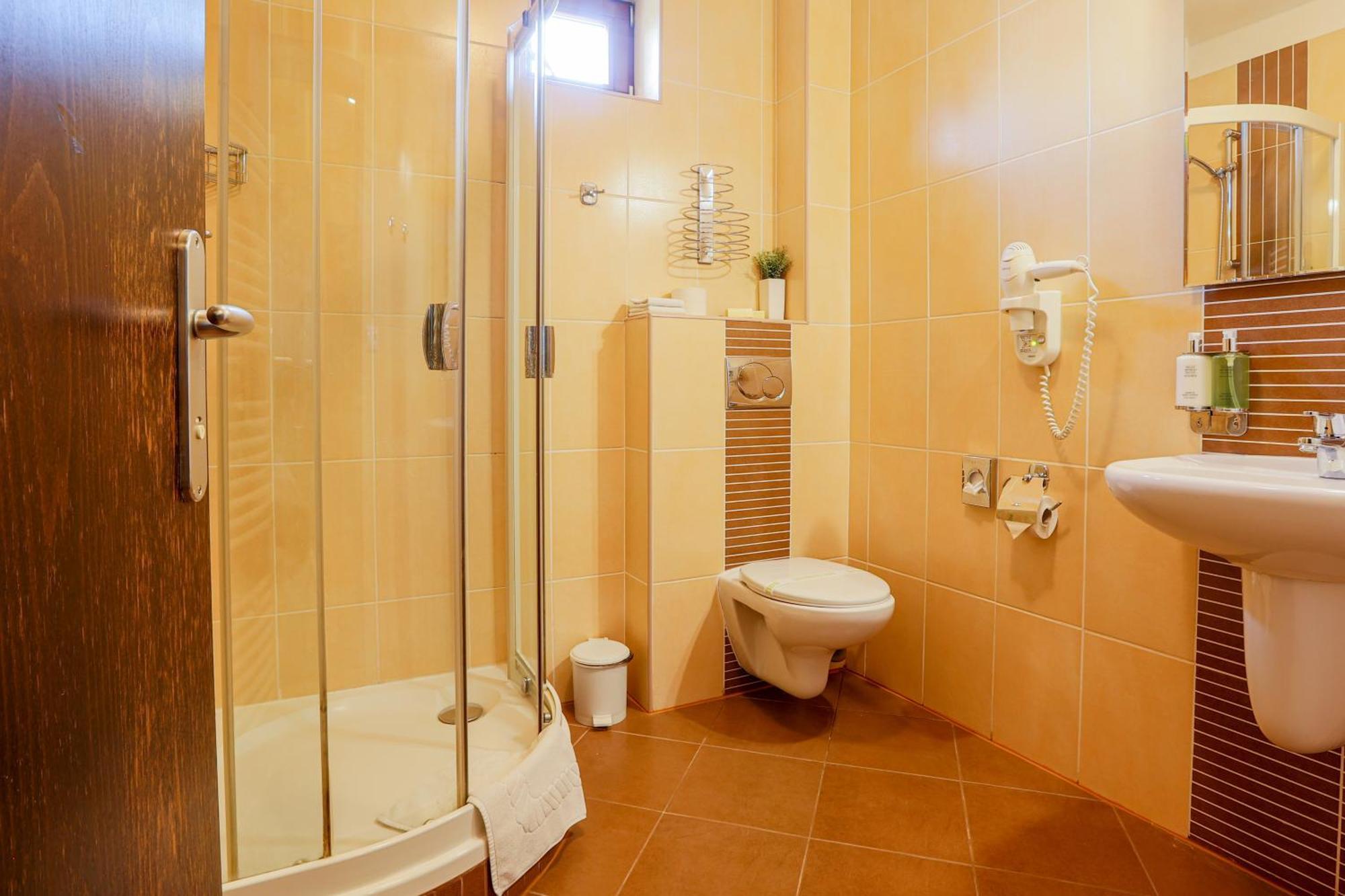 Grand Hotel Senica, Garni 外观 照片