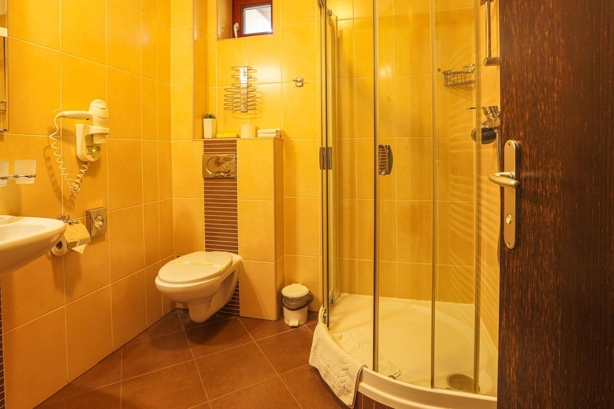 Grand Hotel Senica, Garni 外观 照片