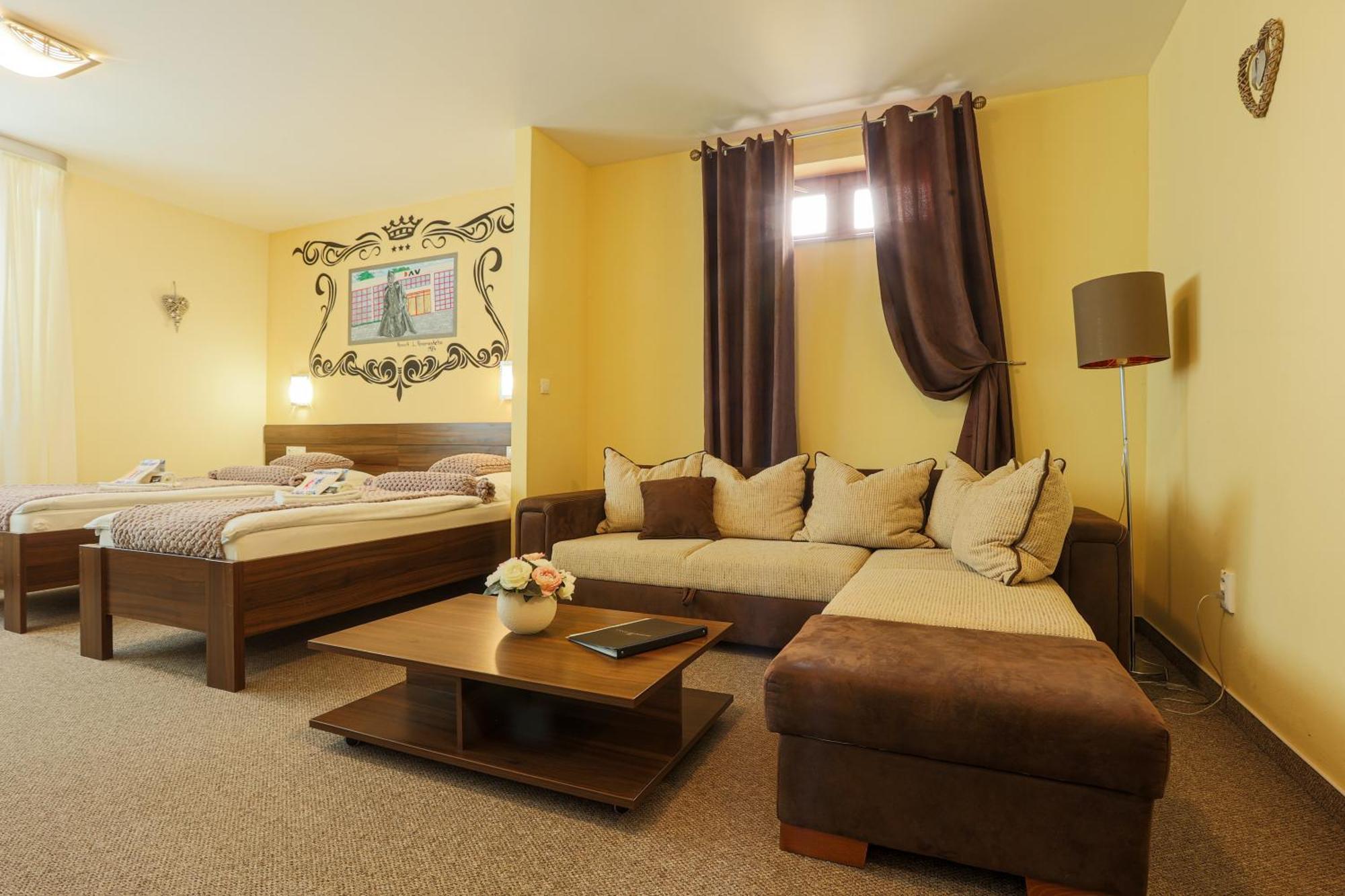 Grand Hotel Senica, Garni 外观 照片