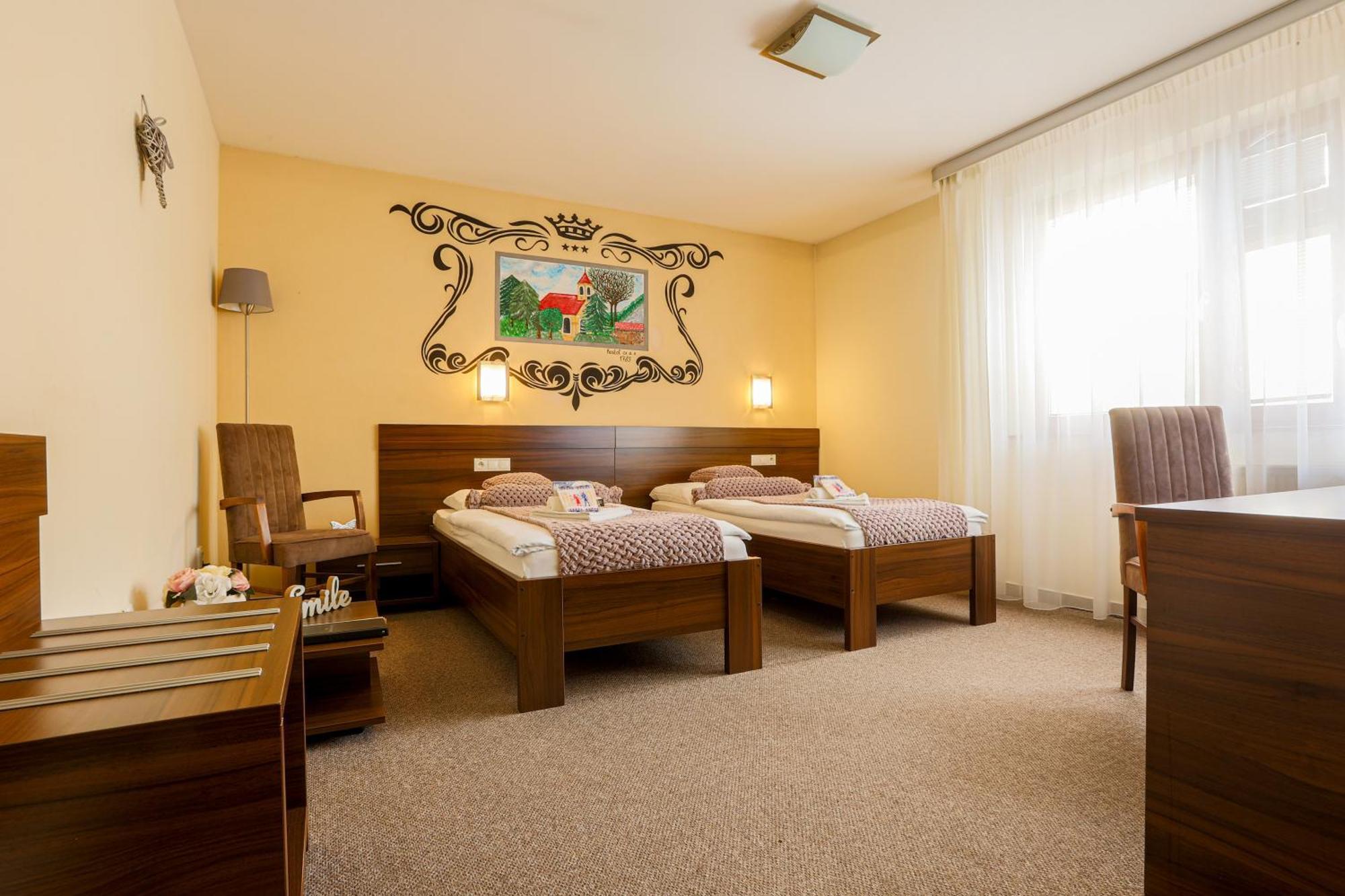 Grand Hotel Senica, Garni 外观 照片